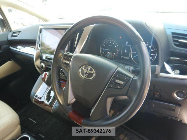Toyota ALPHARD 2017-09 299401-7