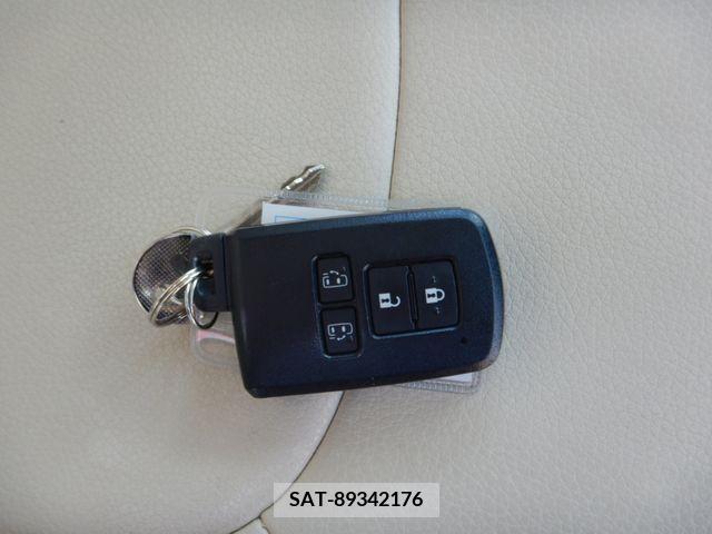 Toyota ALPHARD 2017-09 299401-8