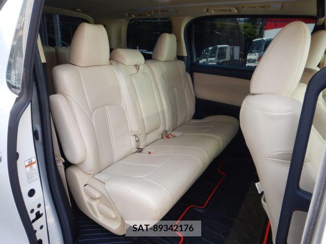 Toyota ALPHARD 2017-09 299401-6