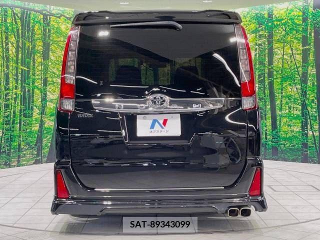 Toyota NOAH 2016-05 379786-16