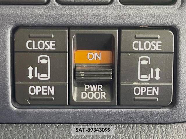 Toyota NOAH 2016-05 379786-6