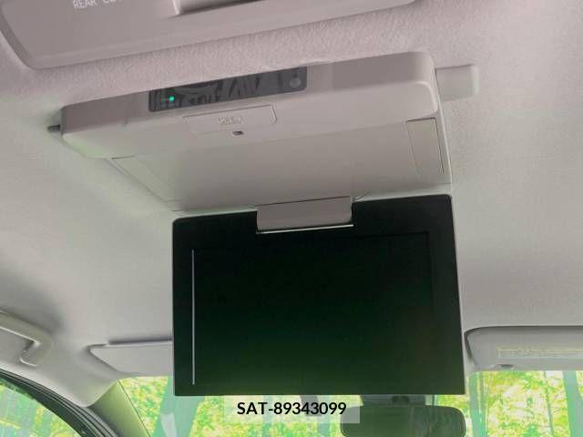Toyota NOAH 2016-05 379786-5