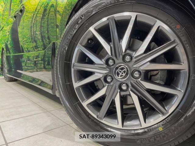 Toyota NOAH 2016-05 379786-14