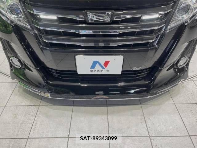 Toyota NOAH 2016-05 379786-2