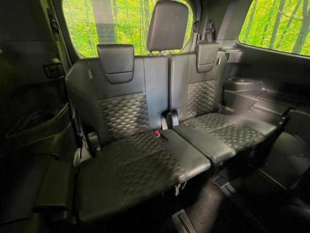 Toyota VOXY 2022-10 26738-10