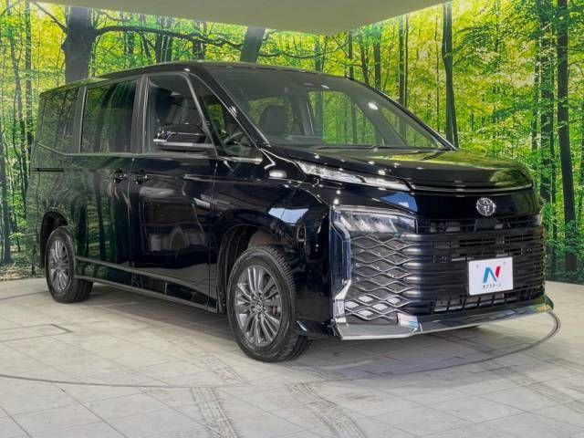 Toyota VOXY 2022-10 26738-17