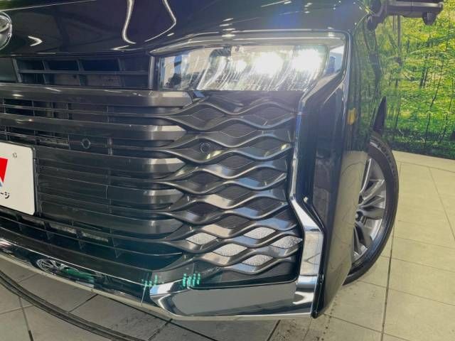 Toyota VOXY 2022-10 26738-13