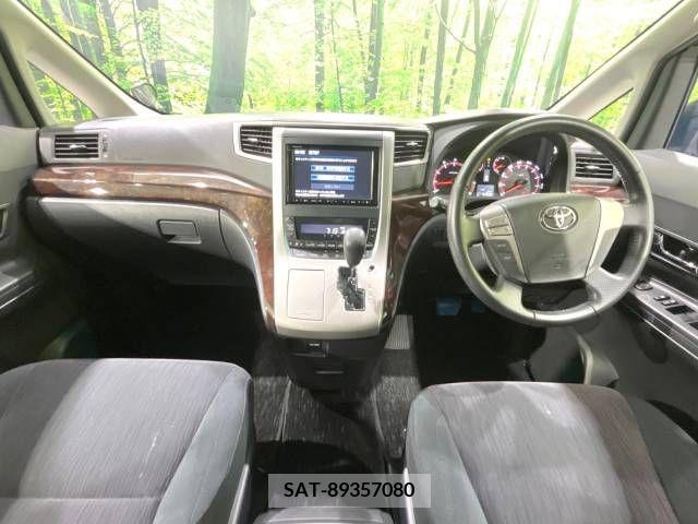 Toyota VELLFIRE 2012-02 330215-1