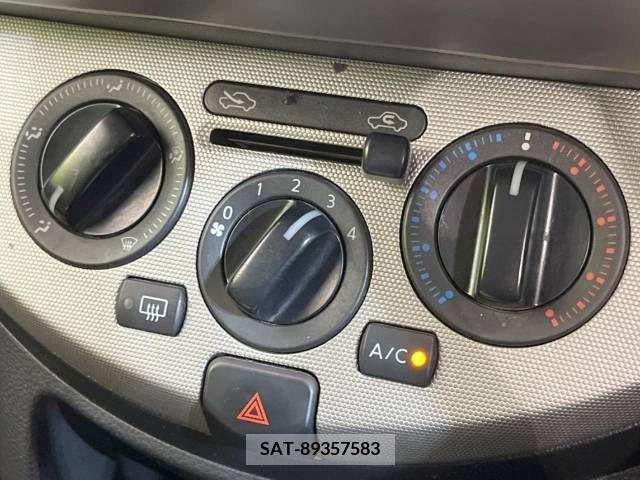 Nissan NOTE 2011-10 348175-5