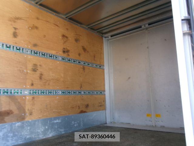 Mitsubishi CANTER 2018-03 235320-10
