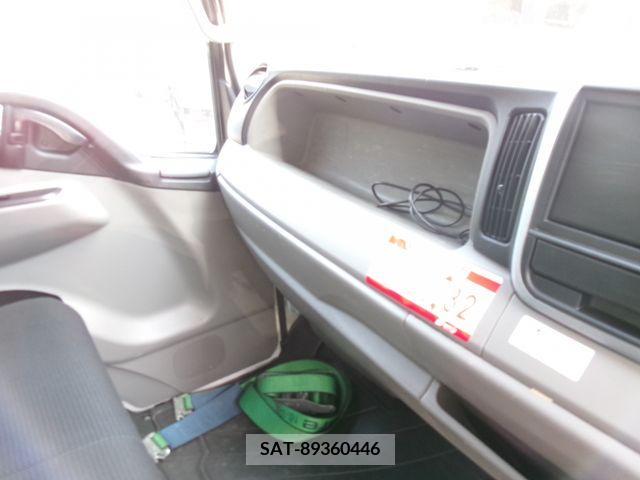 Mitsubishi CANTER 2018-03 235320-19