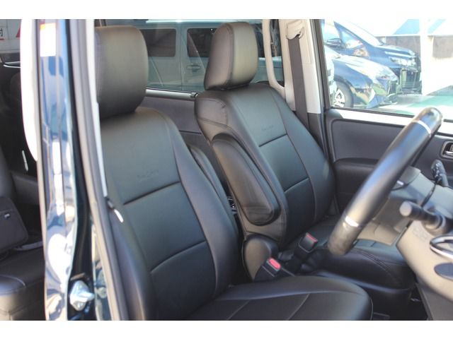 Toyota VOXY HYBRID 2016-09 2729-16