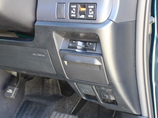Toyota VOXY HYBRID 2016-09 2729-14
