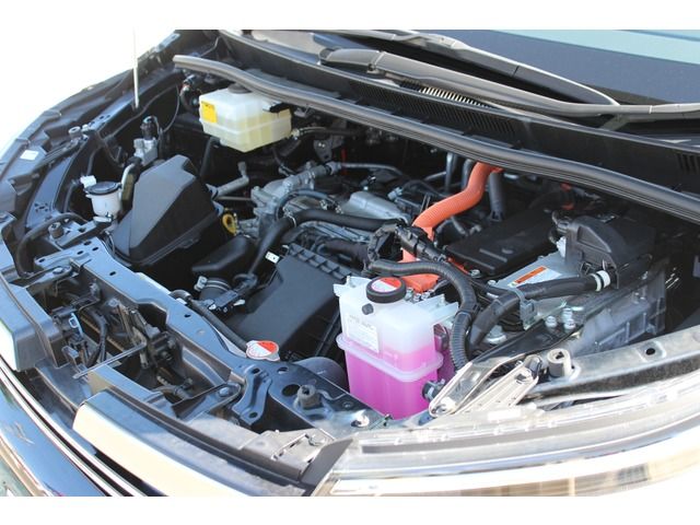 Toyota VOXY HYBRID 2016-09 2729-4
