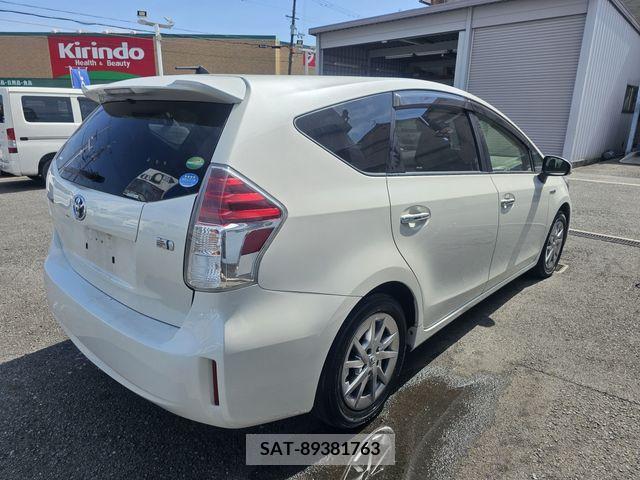 Toyota PRIUS ALPHA 2017-11 236027-1