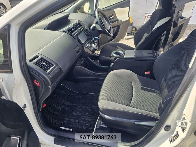 Toyota PRIUS ALPHA 2017-11 236027-8