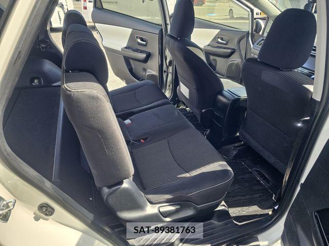 Toyota PRIUS ALPHA 2017-11 236027-5