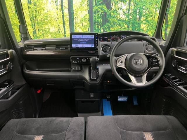 Honda N BOX CUSTOM 2019-02 195652-1