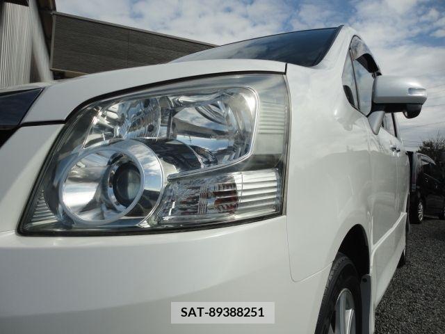 Toyota NOAH 2008-07 227042-18