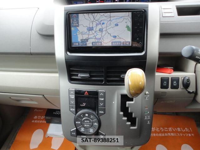 Toyota NOAH 2008-07 227042-26