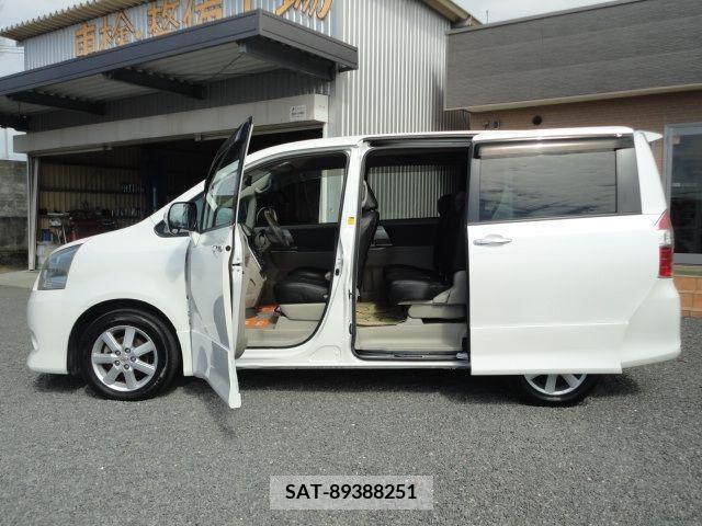 Toyota NOAH 2008-07 227042-15
