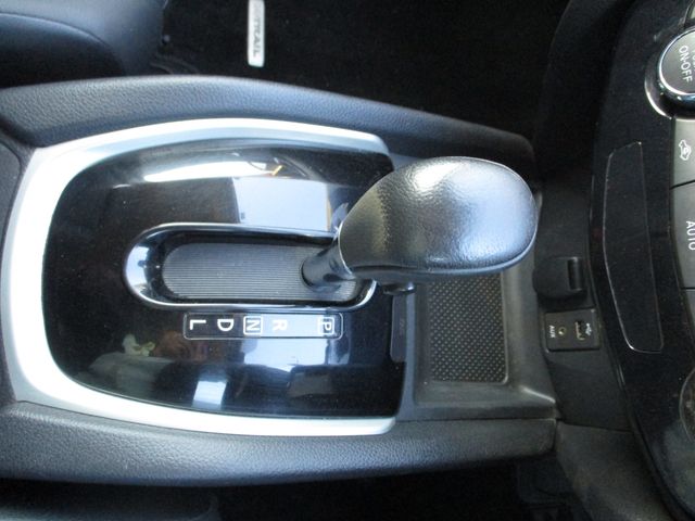 Nissan X-TRAIL 2017-03 19318-23