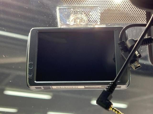 Toyota VOXY 2020-04 185305-6