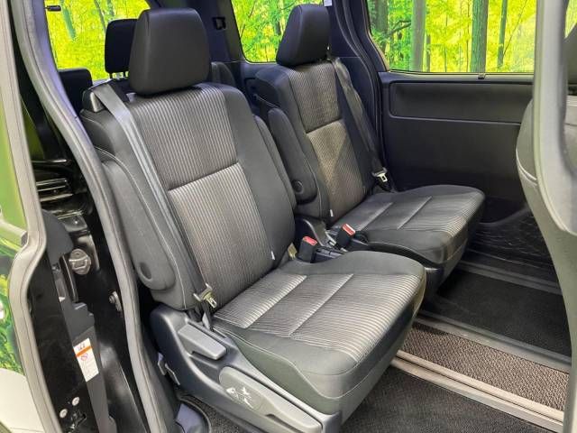 Toyota VOXY 2020-04 185305-9