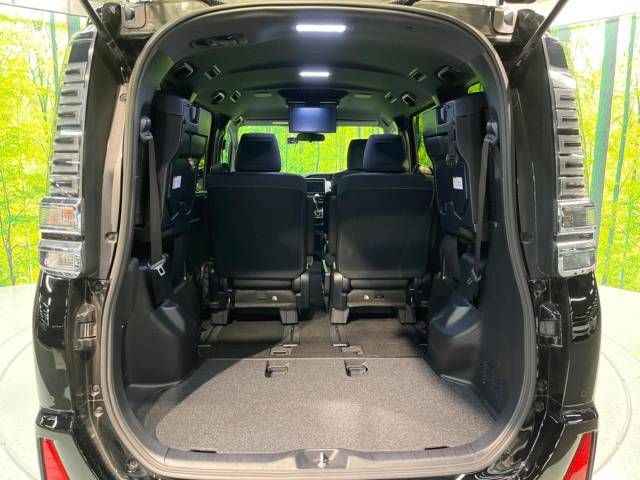 Toyota VOXY 2020-04 185305-11