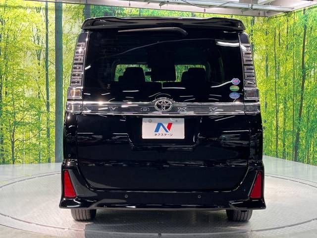 Toyota VOXY 2020-04 185305-16