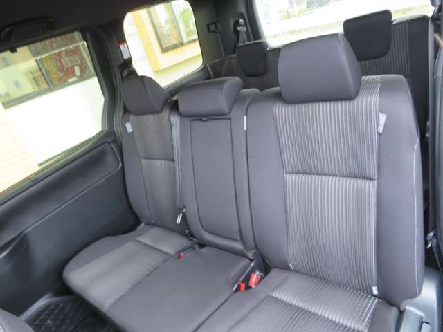 Toyota VOXY 2019-03 25292-16