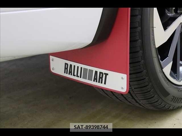 Mitsubishi OUTLANDER PHEV 2023-03 234629-6