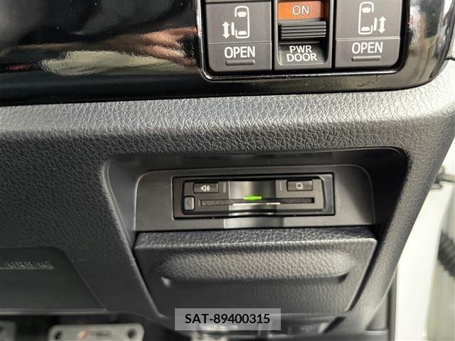 Toyota VOXY 2015-04 350623-9
