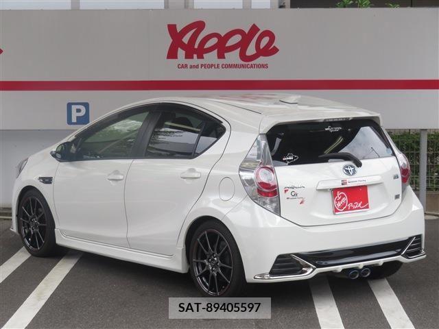 Toyota AQUA 2014-03 347205-2
