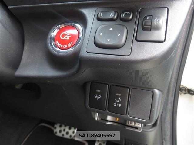 Toyota AQUA 2014-03 347205-11