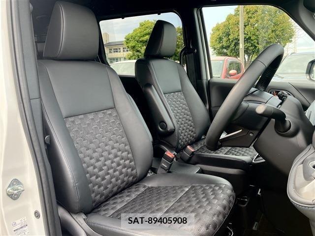 Toyota VOXY 2023-06 288908-12