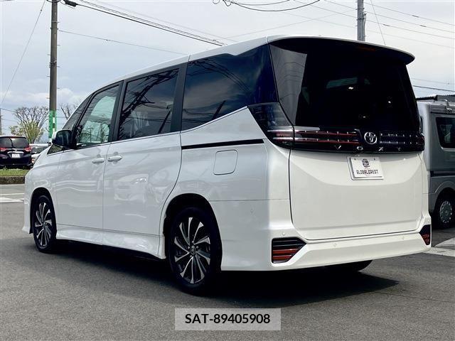 Toyota VOXY 2023-06 288908-9
