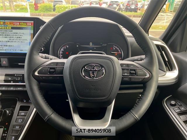 Toyota VOXY 2023-06 288908-18