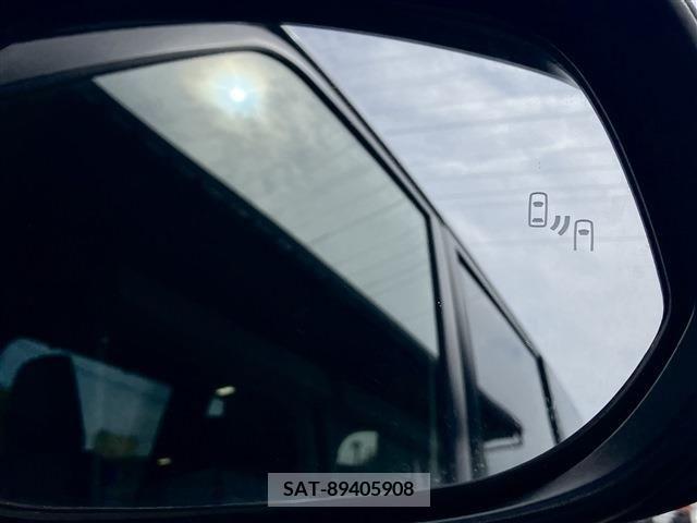 Toyota VOXY 2023-06 288908-3