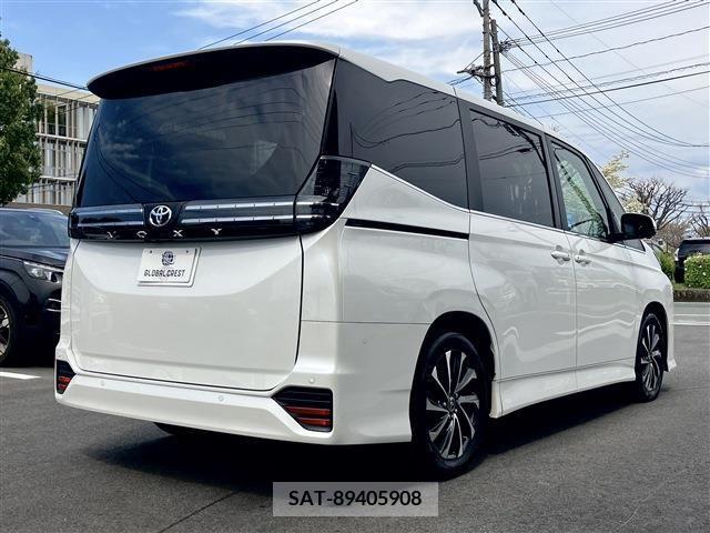Toyota VOXY 2023-06 288908-2