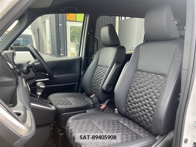 Toyota VOXY 2023-06 288908-15