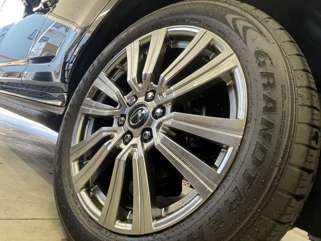 Lexus LX 2023-08 196579-3