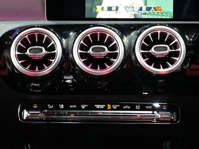 Mercedes Benz CLA-CLASS 2019-12 12273-9