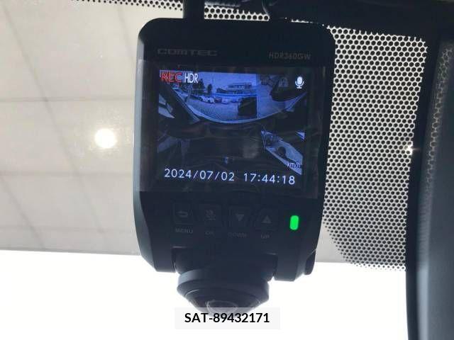 Toyota AURIS 2017-10 377592-5