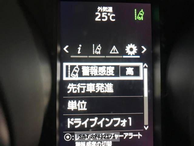 Toyota AURIS 2017-10 377592-8