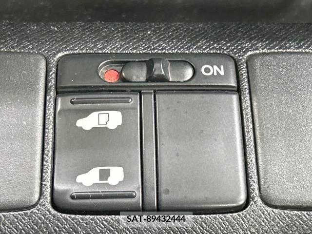 Honda e 2010-01 379117-2