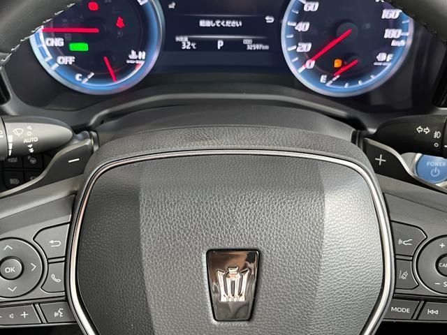 Toyota CROWN SEDAN 2019-08 188633-10