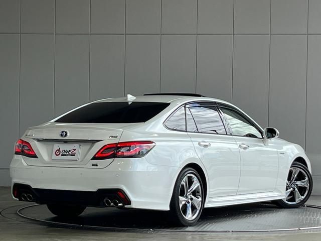 Toyota CROWN SEDAN 2019-08 188633-1