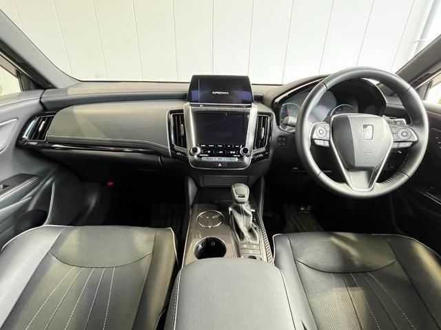 Toyota CROWN SEDAN 2019-08 188633-5