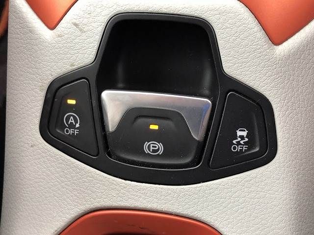 Jeep RENEGADE 2015-08 6845-10